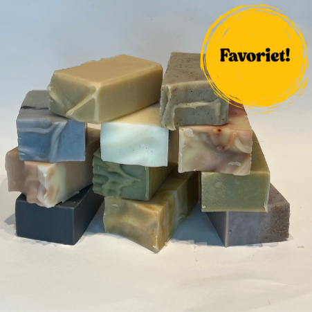 Soap Sample Set van Sunny Soaps met 11 mini handgemaakte zepen in verschillende kleuren en geuren